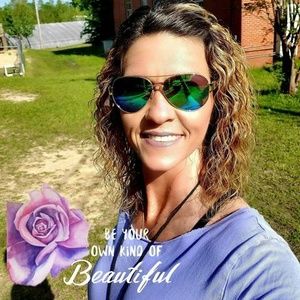 Meet your Posher, Melanie